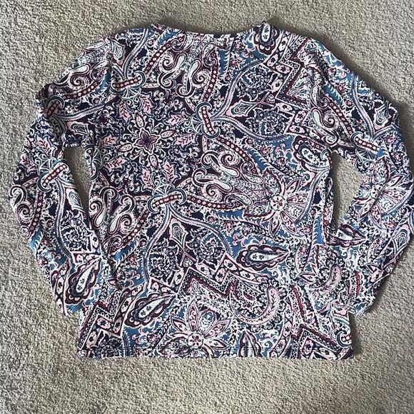 The Talbots Crewneck Tee in Scrolling Paisley - Picture 3 of 12